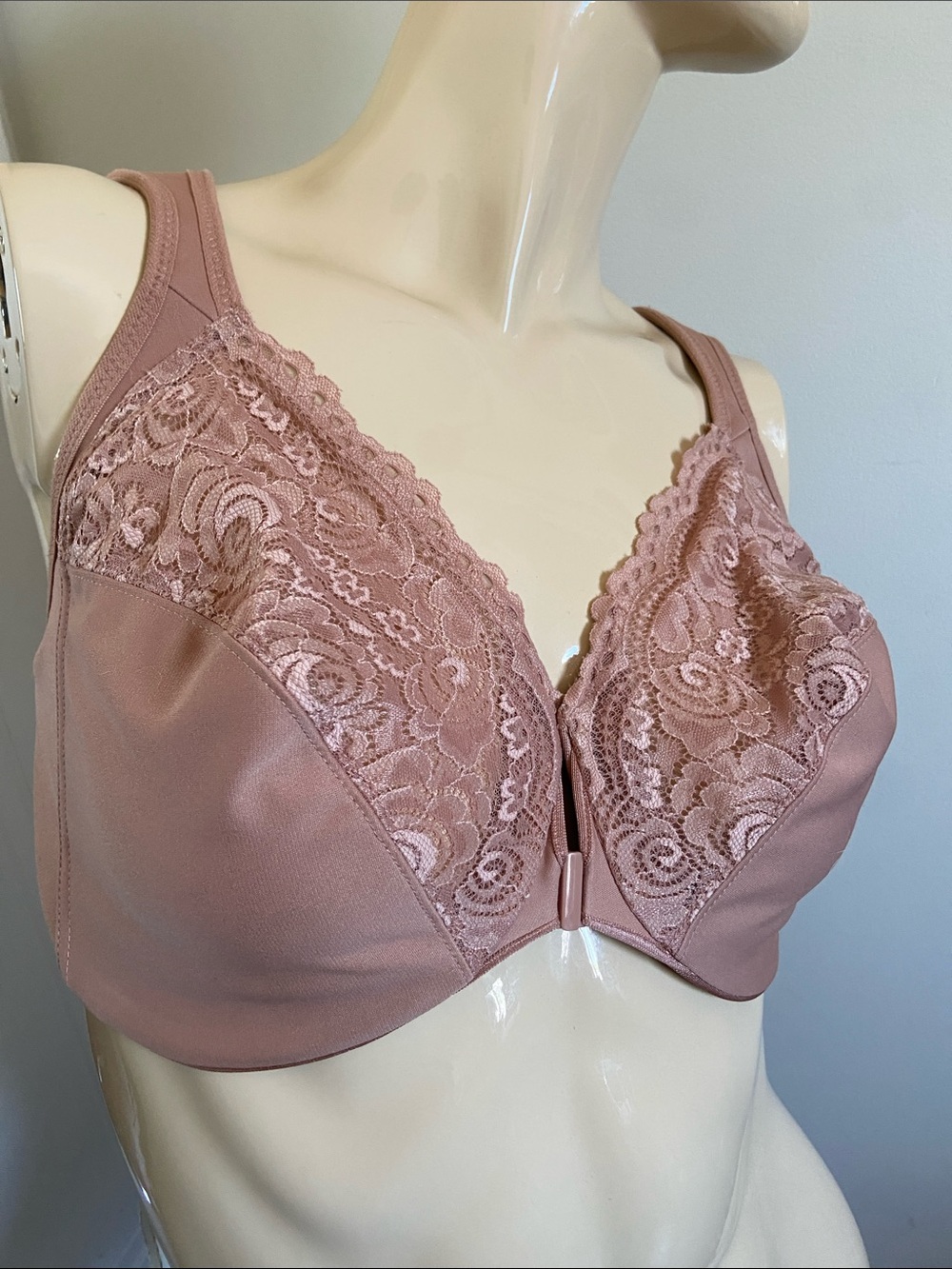 34H/34G Glamorise Front-Closure Lace Support Bra in Rose Mauve